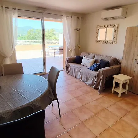 Quiet Calm Sea View Flat With Pool Διαμέρισμα