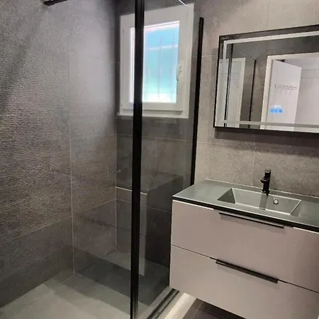 Quiet Calm Sea View Flat With Pool Διαμέρισμα