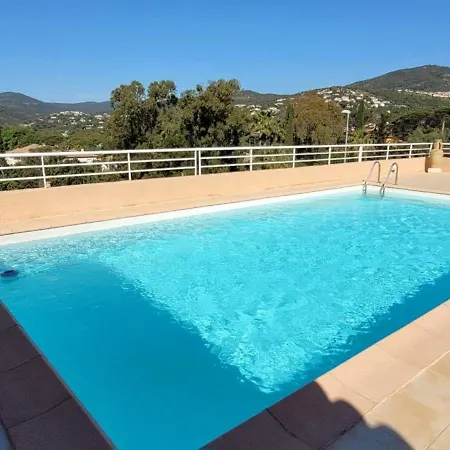 شقة Quiet Calm Sea View Flat With Pool روكبرون-سور-أرجينس
